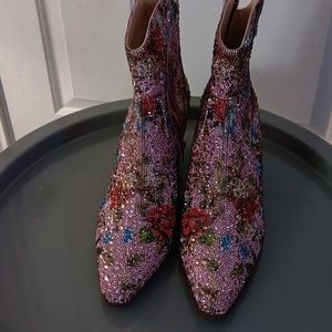 Betsey Johnson  boho western ankle rhinestone boots size 10 Gently used
